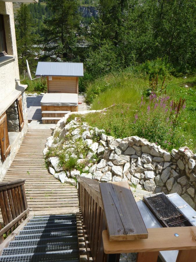 Bed and Breakfast Chalet Les Melezes Tignes Exterior foto