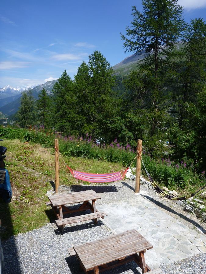 Bed and Breakfast Chalet Les Melezes Tignes Exterior foto
