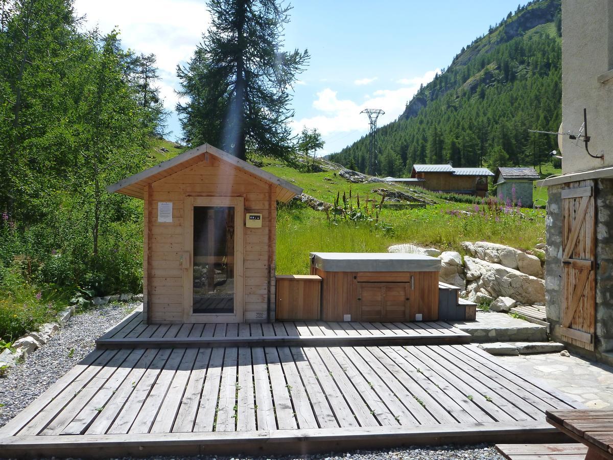 Bed and Breakfast Chalet Les Melezes Tignes Exterior foto